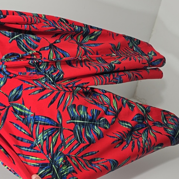 {London Times} Red Tropical Jungle Palm Leaf Print Cropped Sleeveless Jumpsuit - Picture 5 of 14